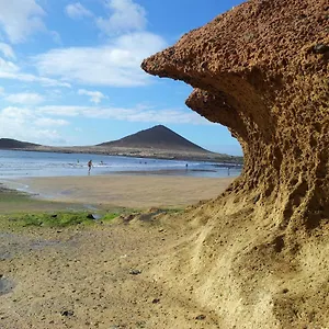 https://el-medano-cerca-de-la-playa.in-canary-islands.com